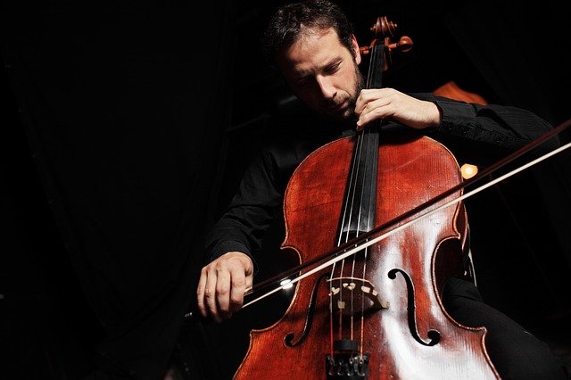Cello vs Violin: What’s The Difference and Which is Best For YOU?